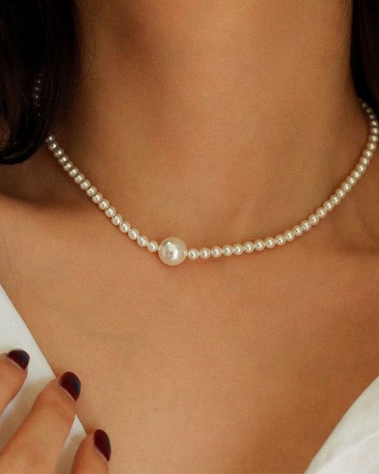 Selene Pearl Necklace